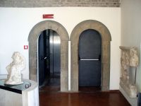 Aperture interne ad arco con ghiere di semplici pietre del Palazzo Barberini - Colonna di Palestrina