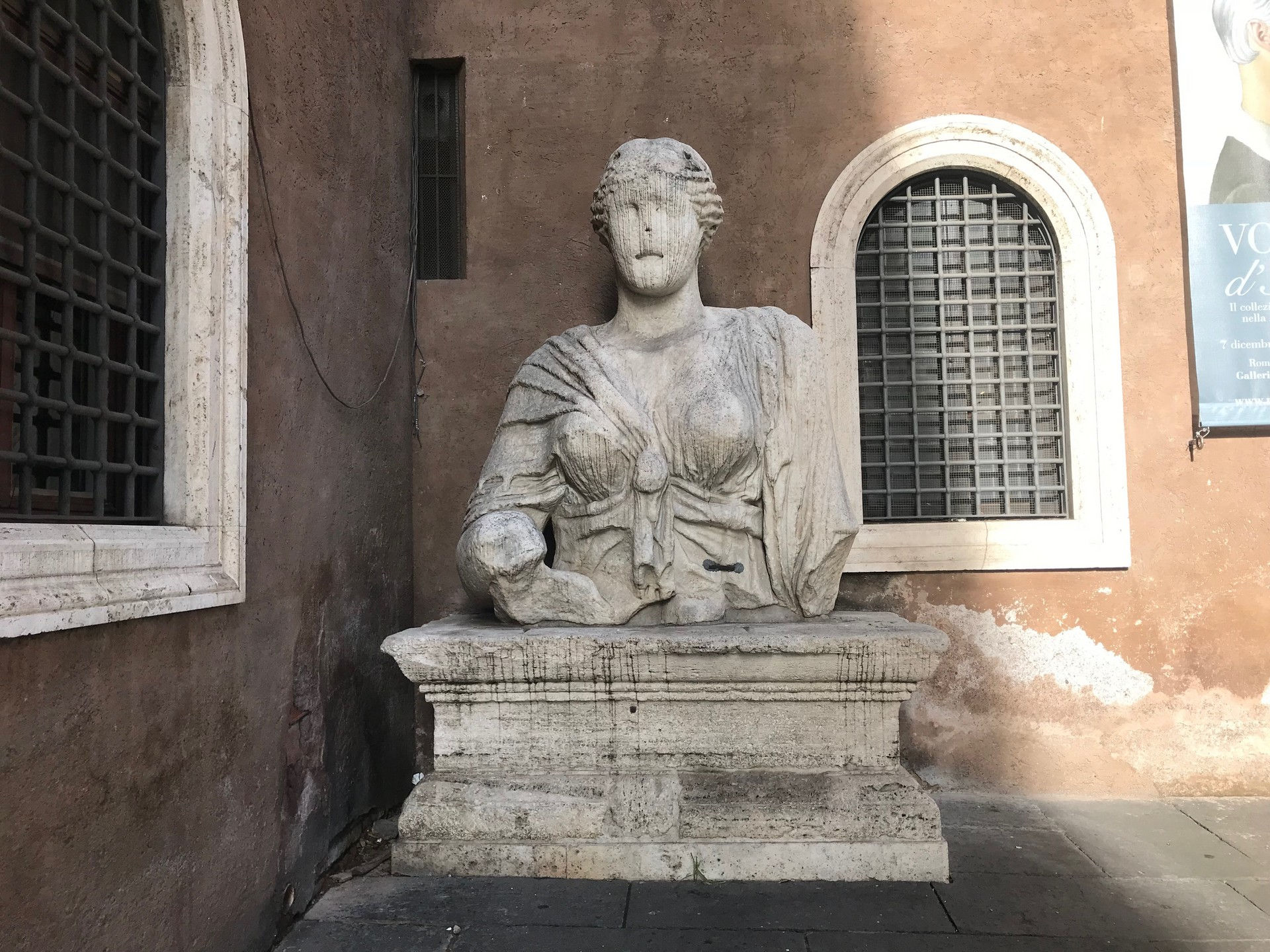 Fig. 4 - La statua parlante di Madama Lucrezia in piazza San Marco, Roma (foto 2018 cortesia © Vittoria Sut)